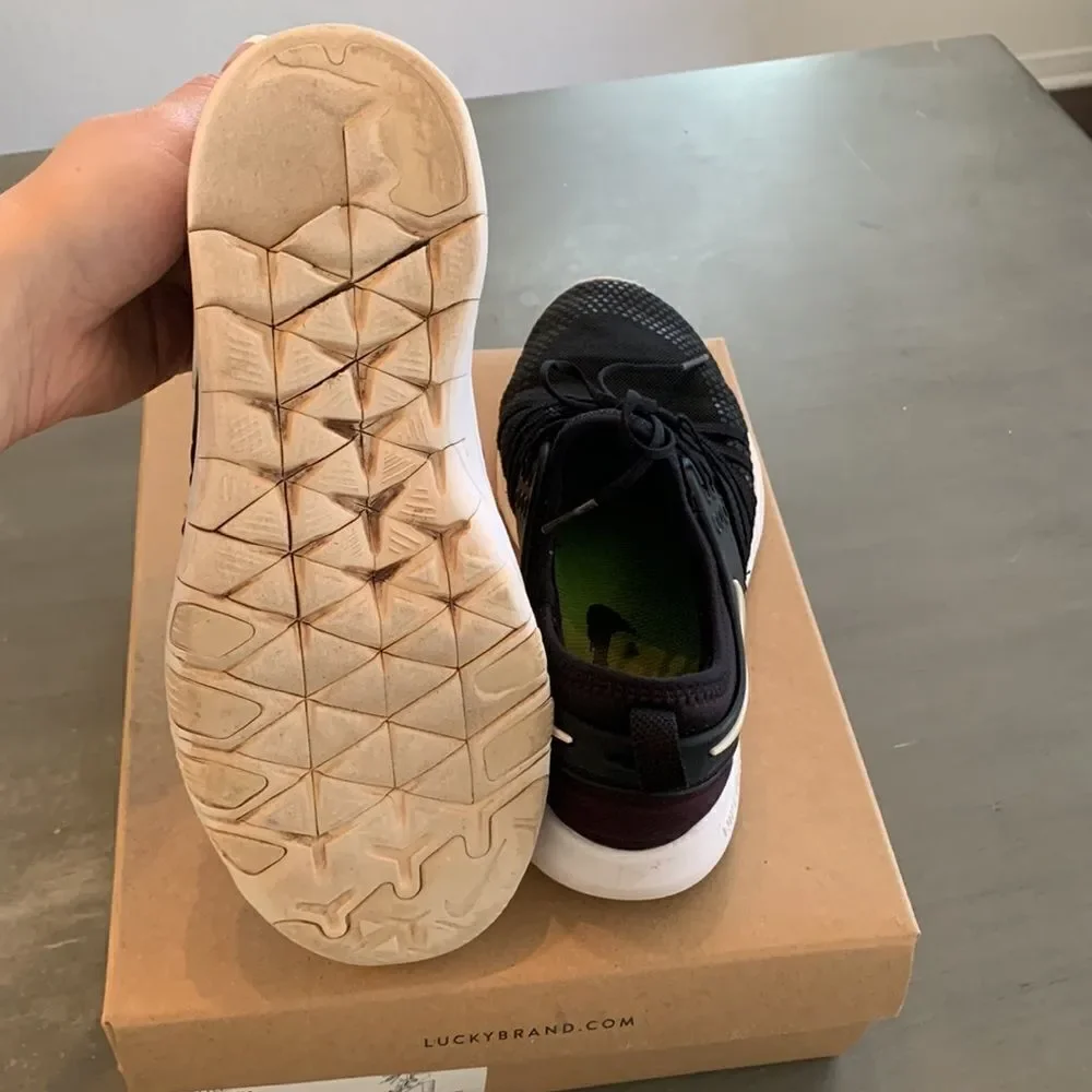 Nike Free Runs - Picture 7 of 11